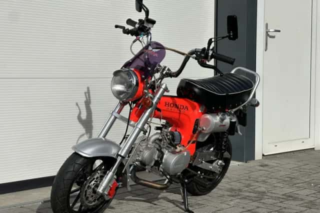 JINCHENG Bromfiets (2000) thumbnail 1