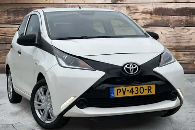Toyota Aygo (2017) thumbnail 2