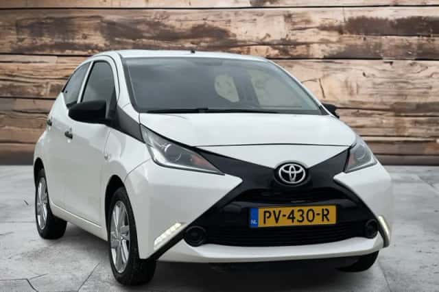 Toyota Aygo (2017) thumbnail 3