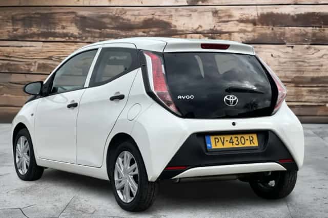 Toyota Aygo (2017) thumbnail 5