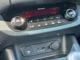Kia Sportage (2012) thumbnail 17