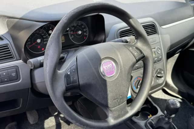 Fiat Grande Punto (2005) thumbnail 13