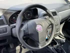 Fiat Grande Punto (2005) thumbnail 13