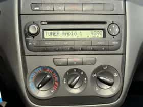 Fiat Grande Punto (2005) thumbnail 16