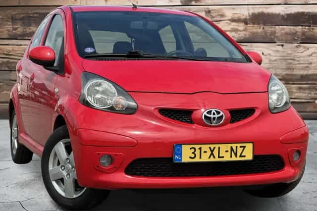 Toyota Aygo (2005) thumbnail 2