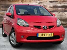 Toyota Aygo (2005) thumbnail 2