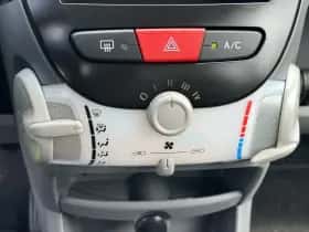 Toyota Aygo (2005) thumbnail 13
