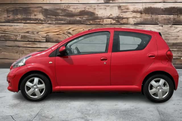Toyota Aygo (2005) thumbnail 3