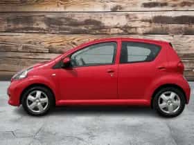 Toyota Aygo (2005) thumbnail 3