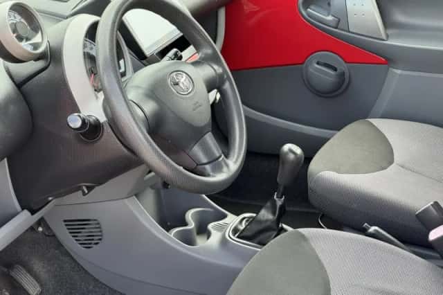 Toyota Aygo (2005) thumbnail 9