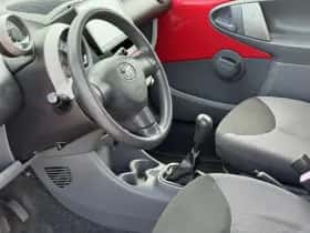 Toyota Aygo (2005) thumbnail 9