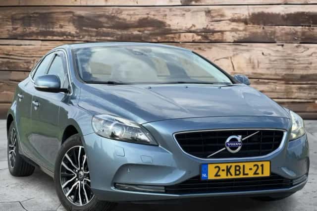 Volvo V40 (2012) thumbnail 2