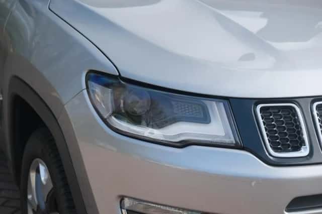Jeep Compass (2019) thumbnail 2