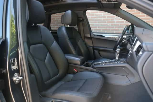 Porsche Macan (2021) thumbnail 5