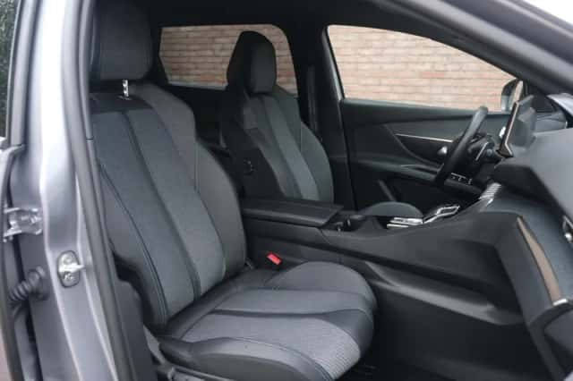 Peugeot 5008 (2023) thumbnail 6