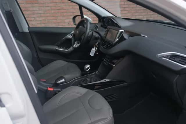 Peugeot 2008 (2019) thumbnail 4