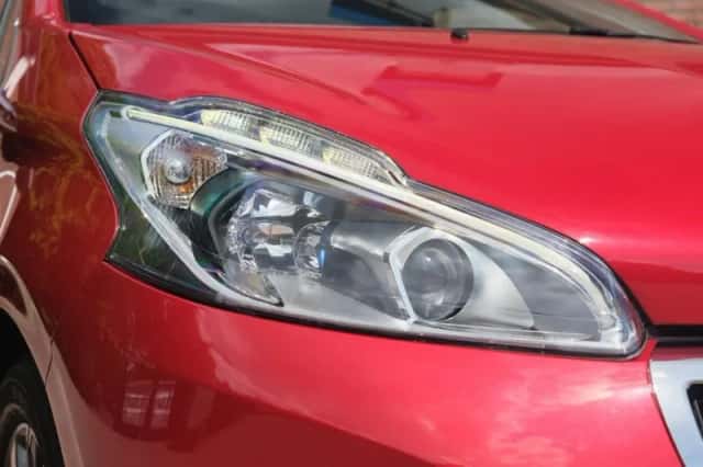 Peugeot 208 (2018) thumbnail 2