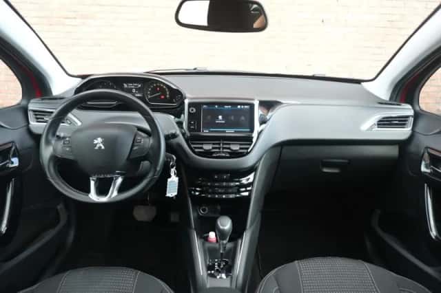 Peugeot 208 (2018) thumbnail 6