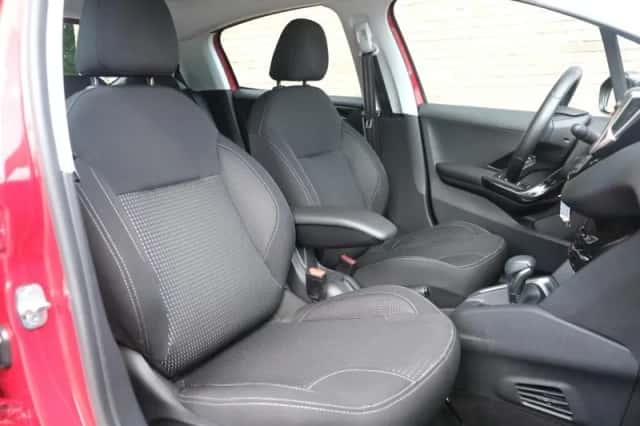 Peugeot 208 (2018) thumbnail 6