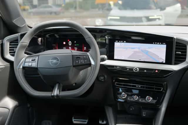 Opel Mokka-e (2024) thumbnail 6