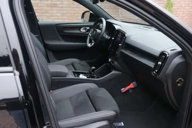 Volvo EX40 (2025) thumbnail 4