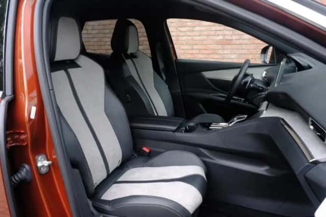 Peugeot 3008 (2020) thumbnail 6