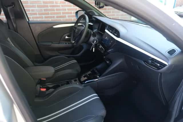 Opel Corsa (2025) thumbnail 3