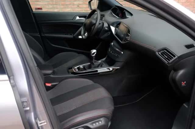 Peugeot 308 (2019) thumbnail 4