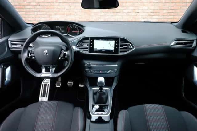 Peugeot 308 (2019) thumbnail 6