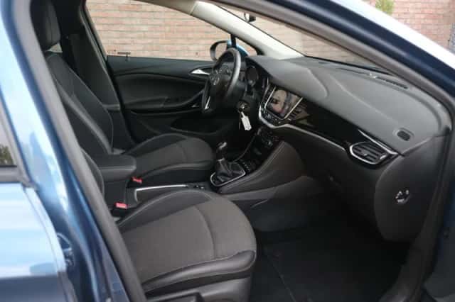 Opel Astra (2017) thumbnail 4