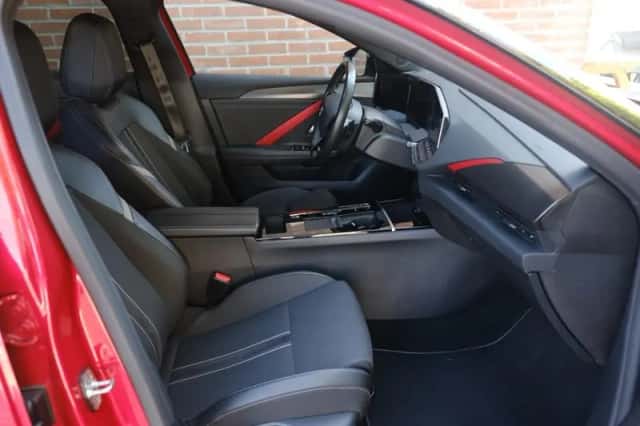 Opel Astra (2022) thumbnail 4