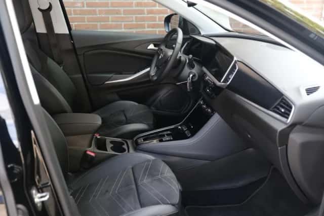 Opel Grandland (2024) thumbnail 4