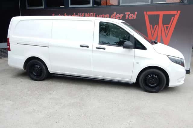Mercedes-Benz Vito (2017) thumbnail 1