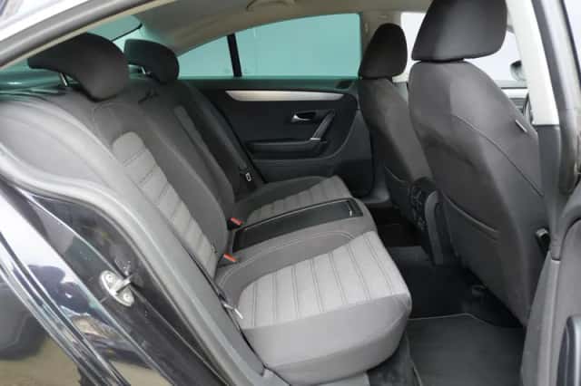 Volkswagen Passat (2010) thumbnail 5