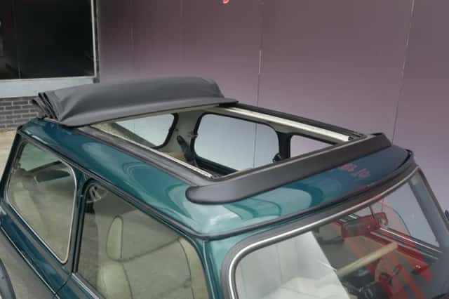MINI Cooper (1992) thumbnail 2