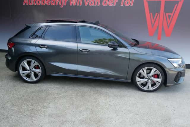 Audi S3 (2021) thumbnail 1