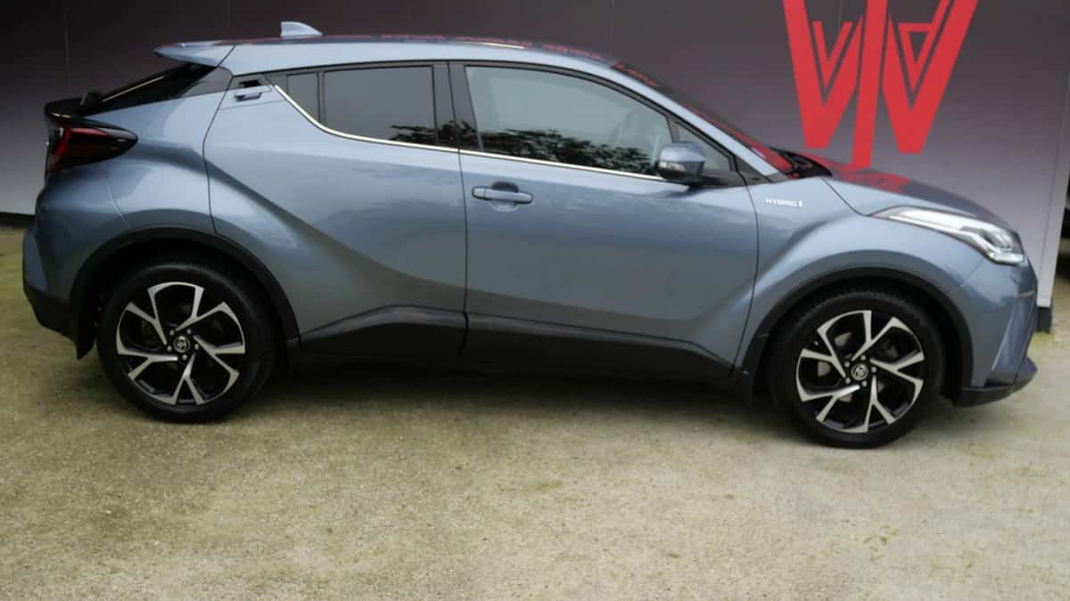 Toyota C-HR (2021) — foto 1
