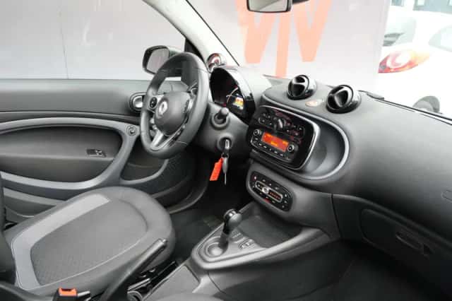 Smart Fortwo (2020) thumbnail 6