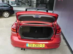 Volkswagen Golf (2012) thumbnail 23