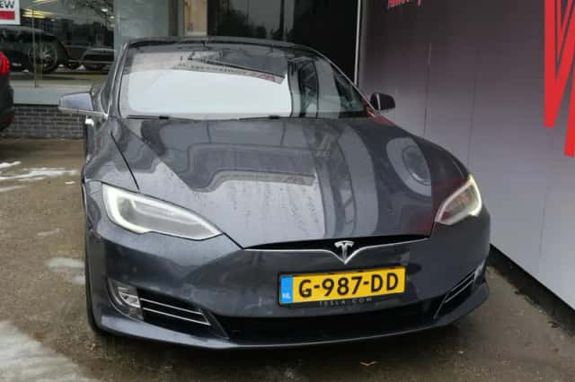 Tesla Model S (2019) thumbnail 6