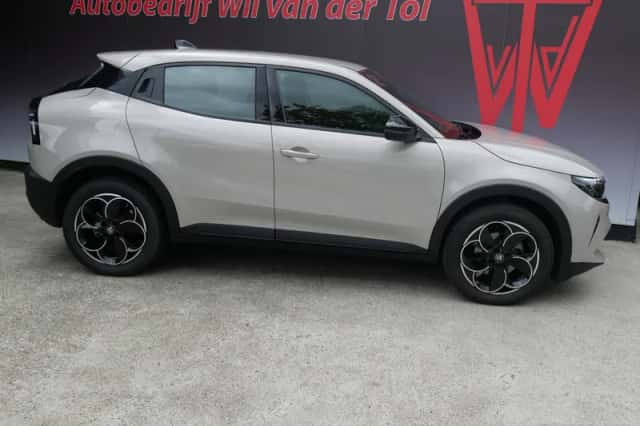Nissan Qashqai (2022) thumbnail 2