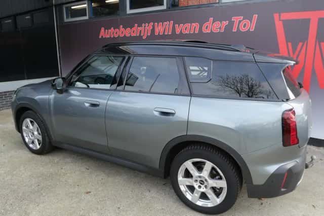 MINI Countryman (2024) thumbnail 6