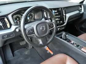 Volvo XC60 (2021) thumbnail 17