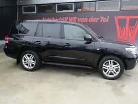Toyota Land Cruiser (2010) thumbnail 1