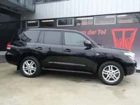Toyota Land Cruiser (2010) thumbnail 6