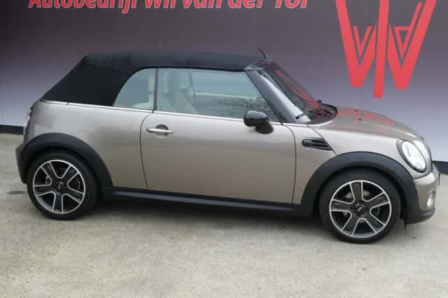 MINI Cooper (2012) thumbnail 6