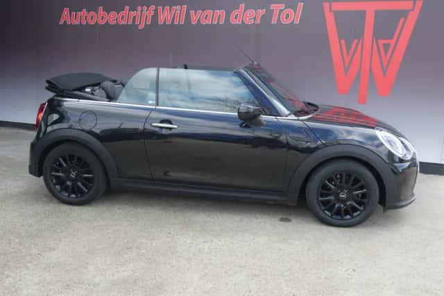 MINI Cooper (2022) thumbnail 1