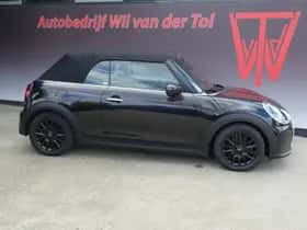 MINI Cooper (2022) thumbnail 2