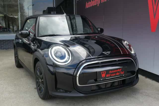 MINI Cooper (2022) thumbnail 3