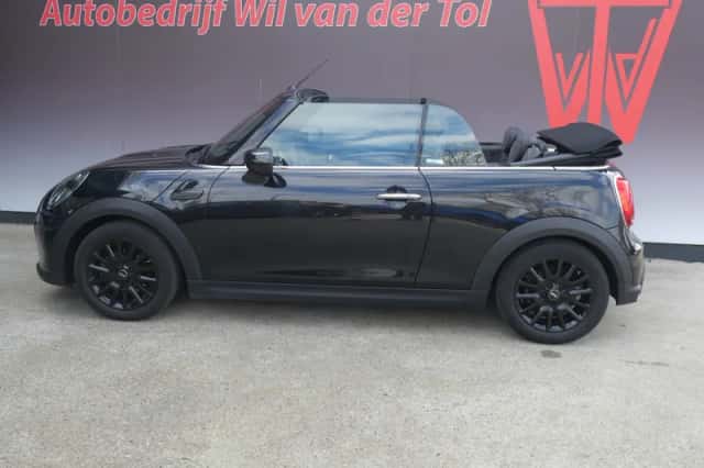 MINI Cooper (2022) thumbnail 6